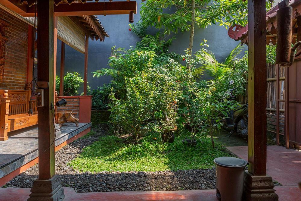 Rumah Ukhi Guest House Cebongan Exterior foto