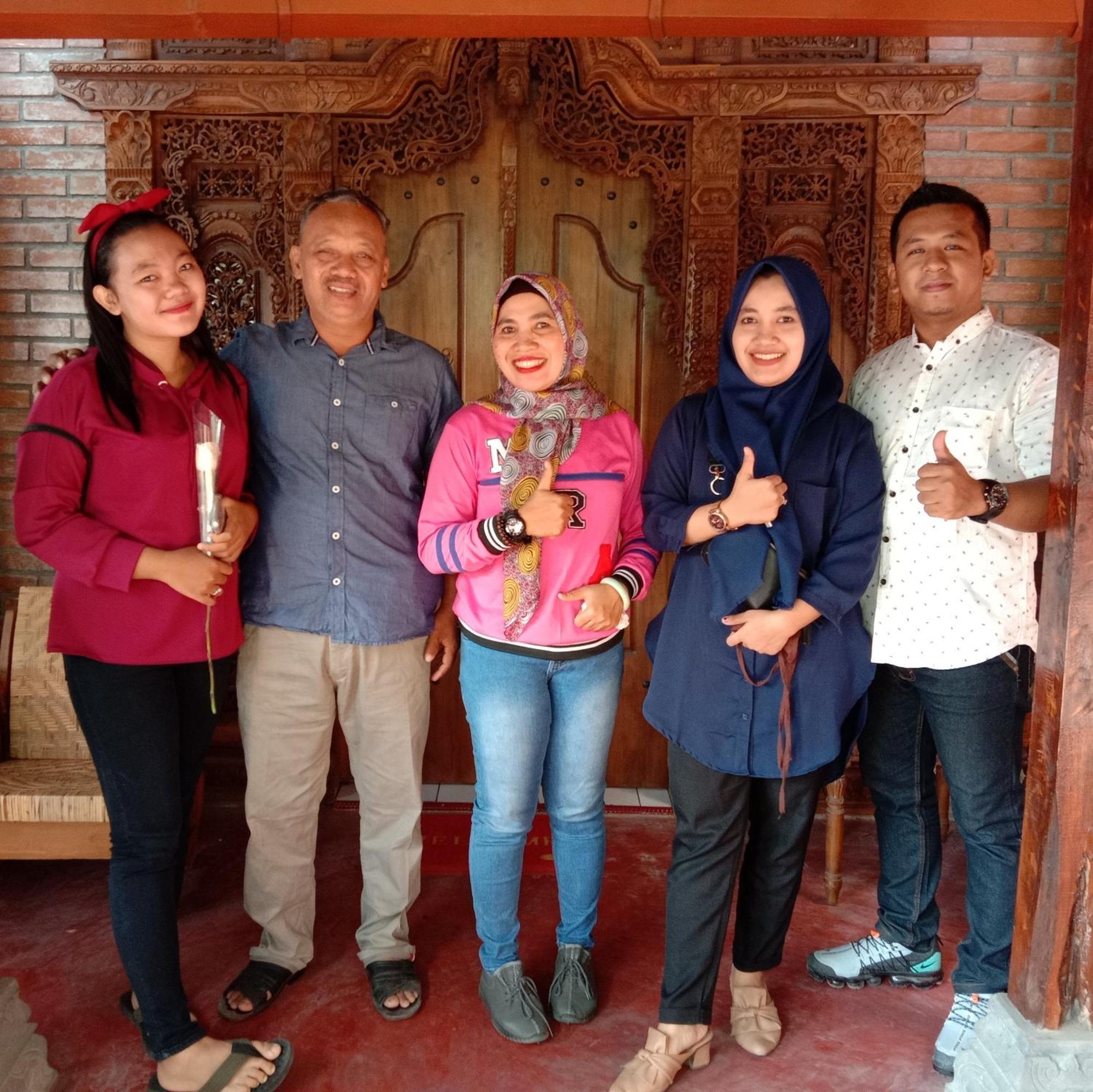 Rumah Ukhi Guest House Cebongan Exterior foto