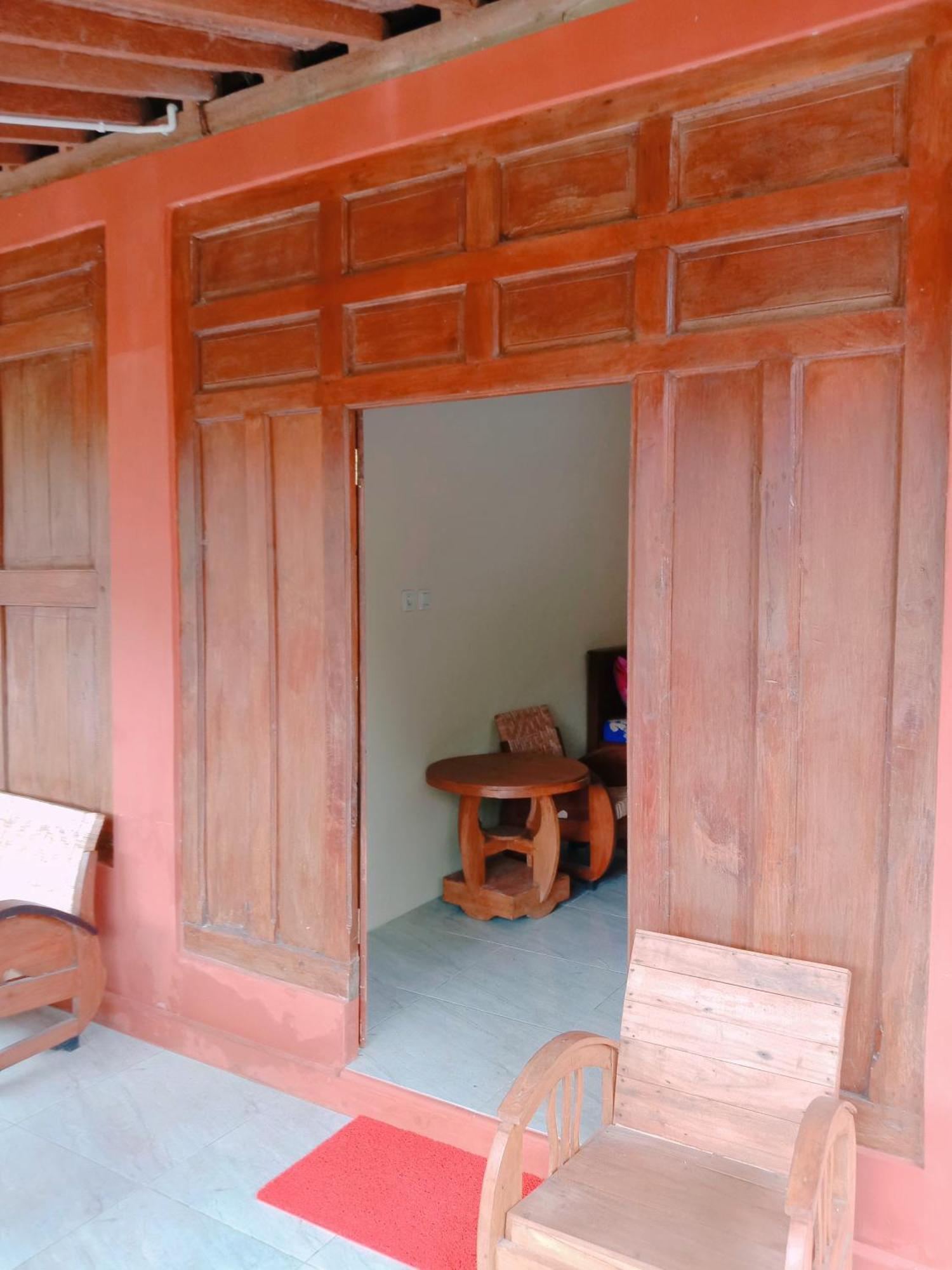Rumah Ukhi Guest House Cebongan Exterior foto