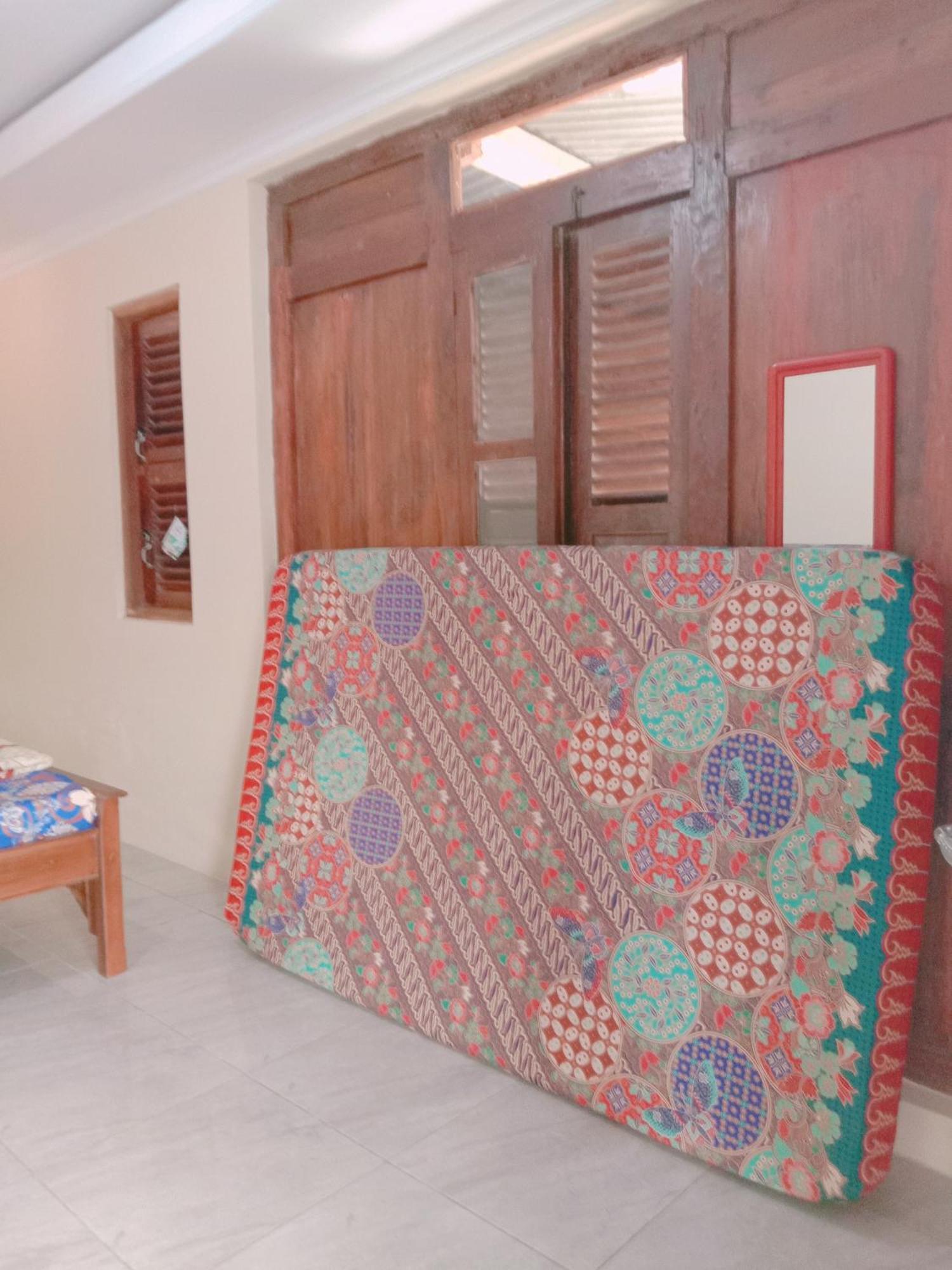 Rumah Ukhi Guest House Cebongan Exterior foto