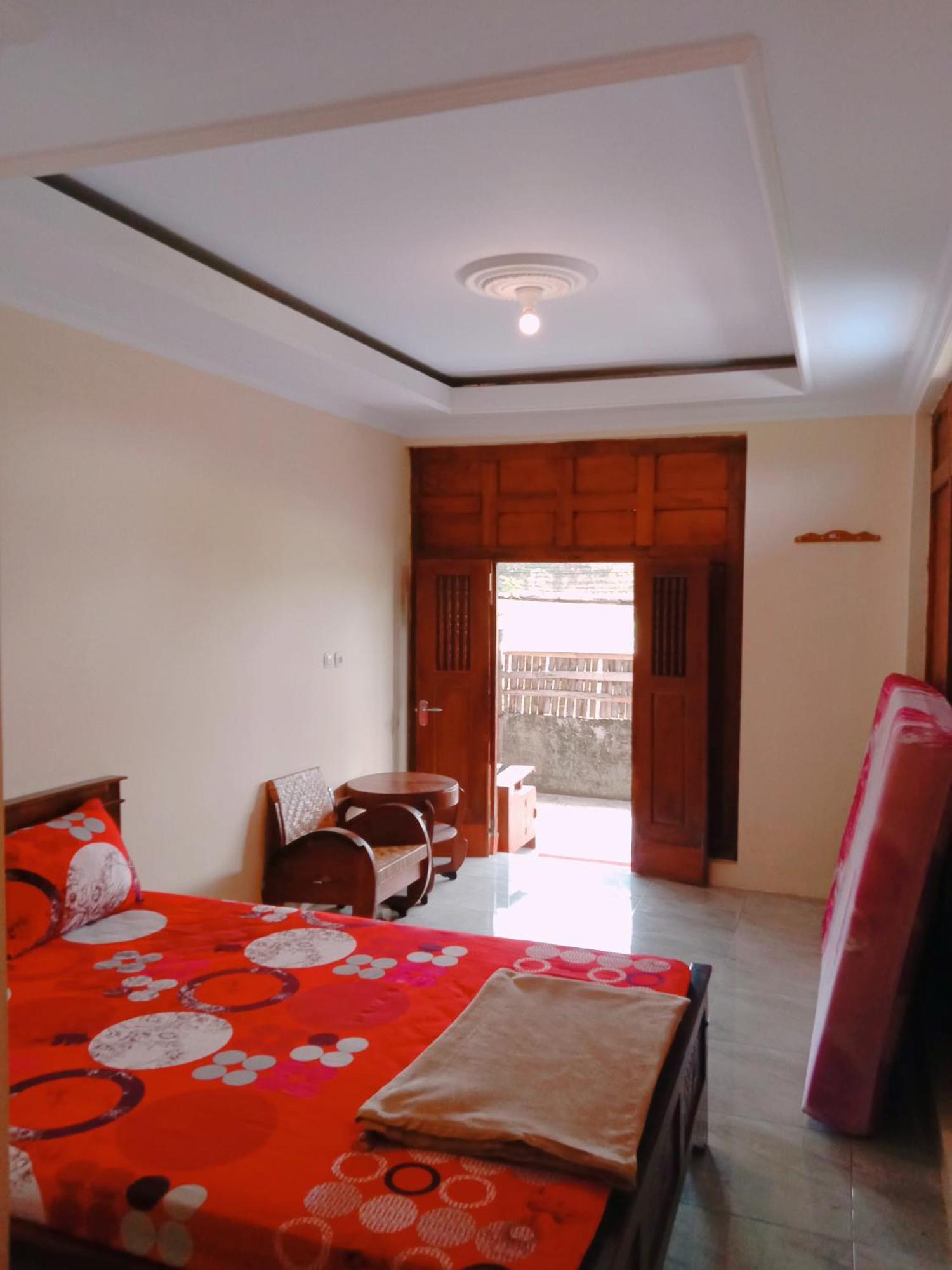 Rumah Ukhi Guest House Cebongan Exterior foto