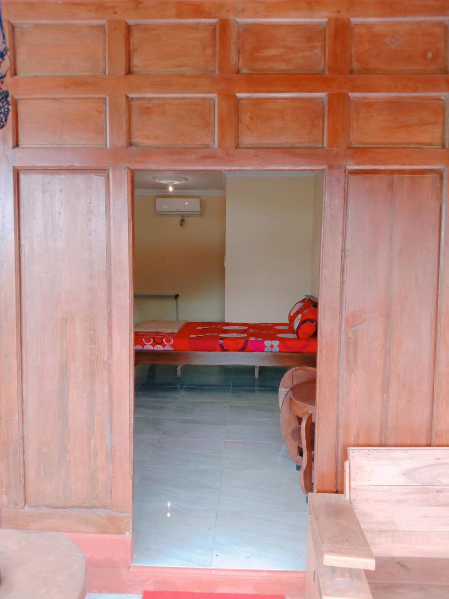 Rumah Ukhi Guest House Cebongan Exterior foto