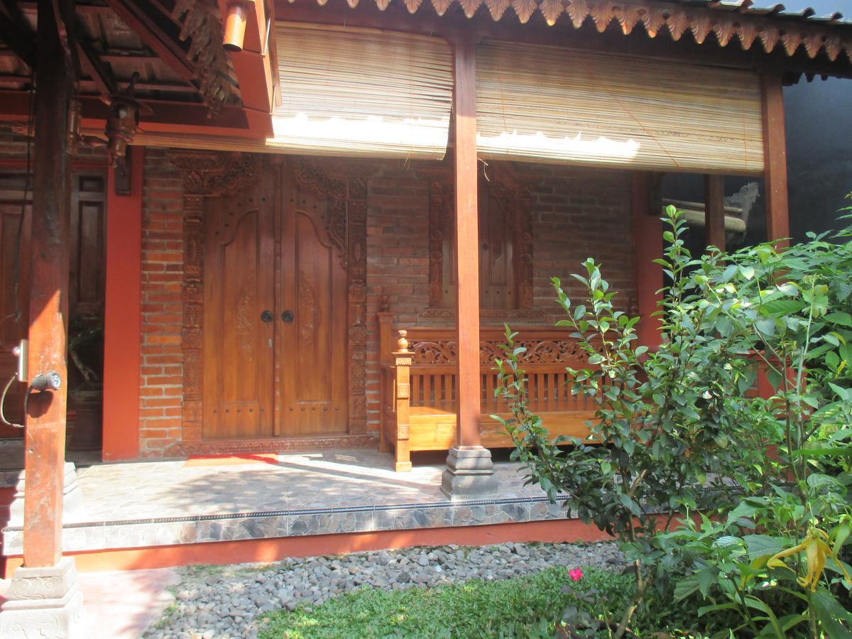 Rumah Ukhi Guest House Cebongan Exterior foto