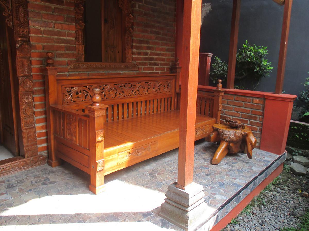 Rumah Ukhi Guest House Cebongan Exterior foto