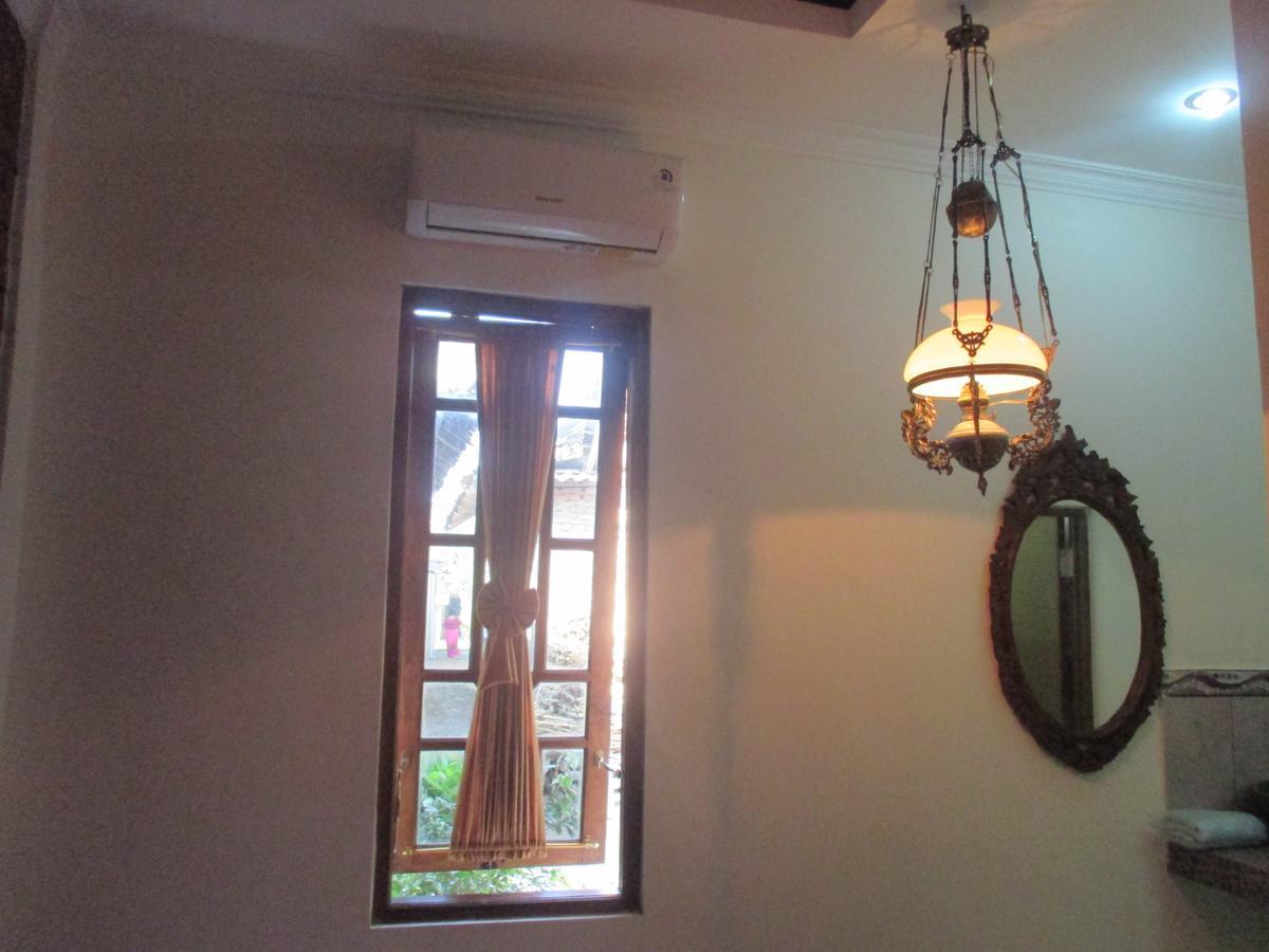 Rumah Ukhi Guest House Cebongan Exterior foto
